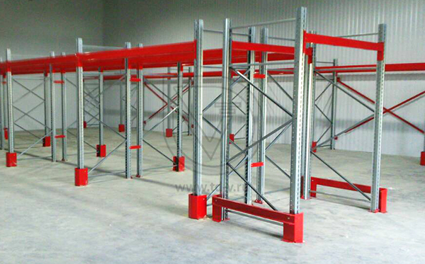 Фронтальные стеллажи установлены в трех новых складских помещениях производителя продуктов для здорового питания в Краснодаре